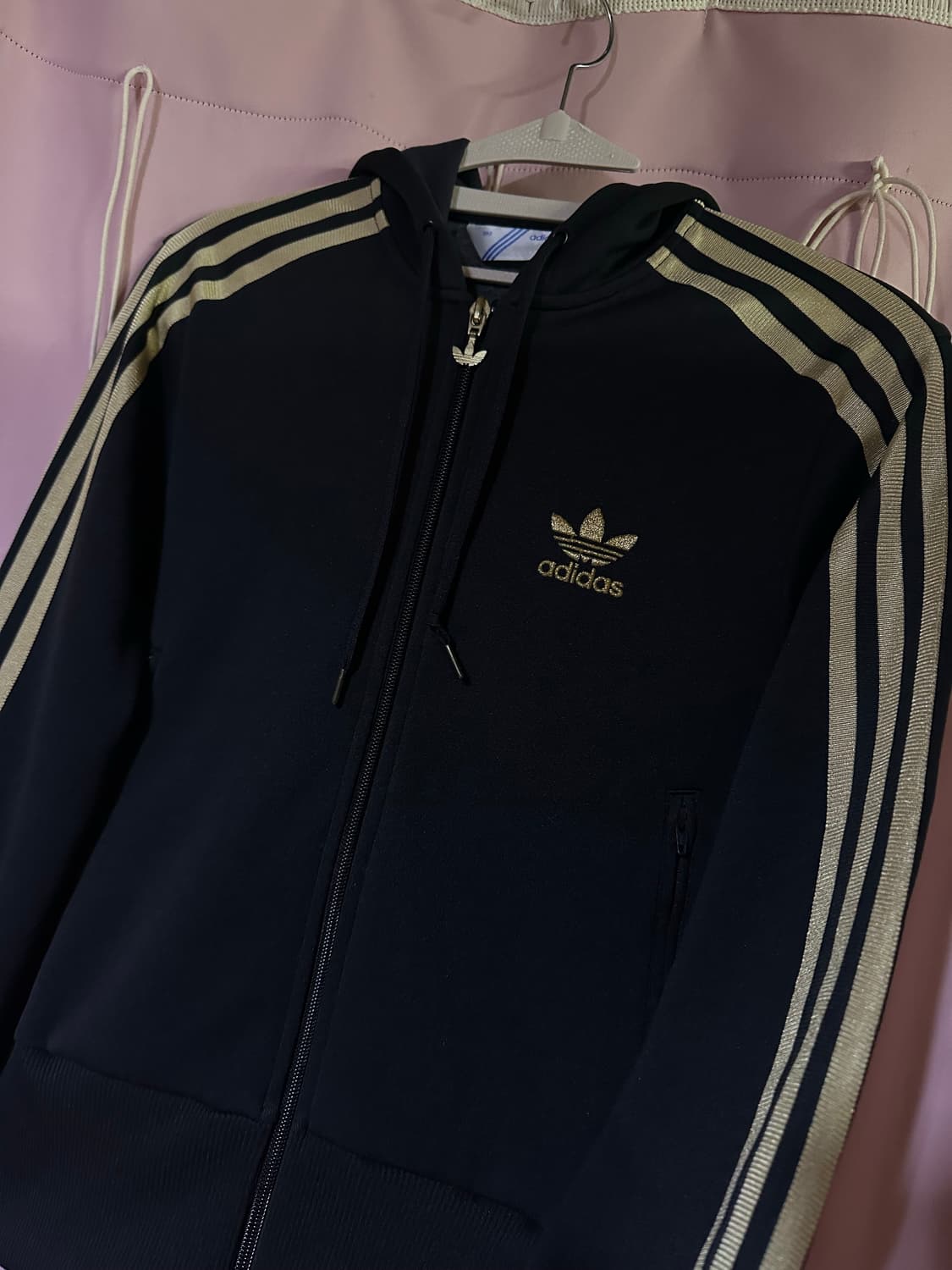 아디다스 파이어버드 후드집업 아디다스 검골 후집 불꽃 블랙 골드 상품이미지1