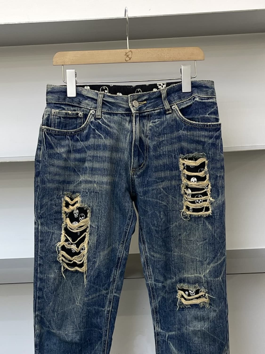 플레이 체스 제팬 스컬 패치 데님 팬츠 상품이미지3