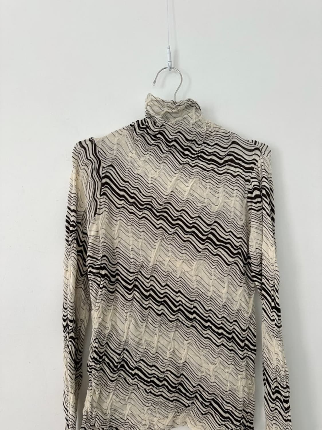 wave pattern turtleneck top / ivory  상품이미지2