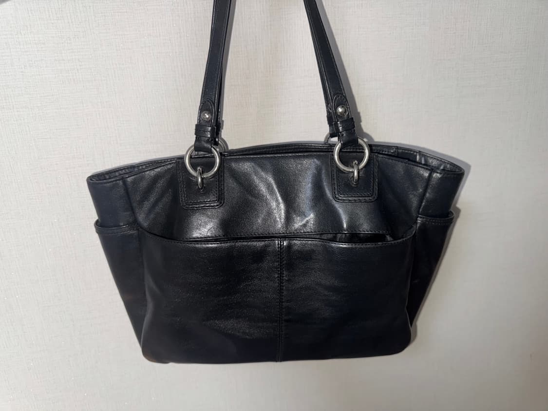 코치 가죽 숄더백 블랙 상품이미지3