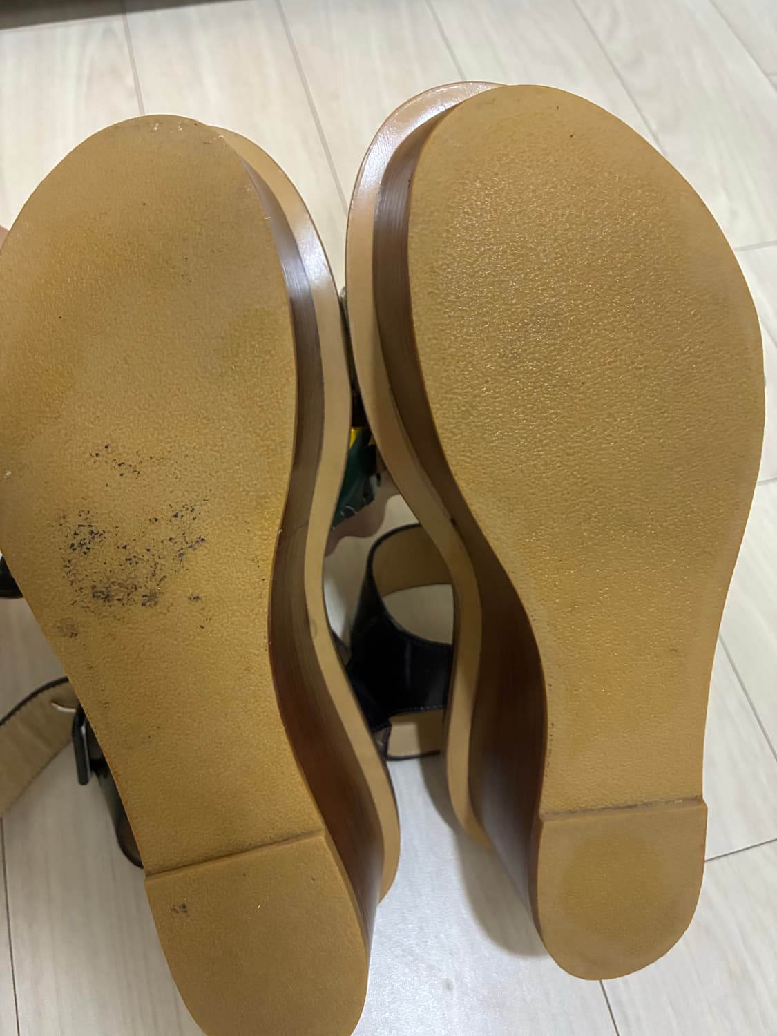 (새상품) 토가풀라 웨스턴 버클 플랫폼 샌들 235mm eu 36 상품이미지5