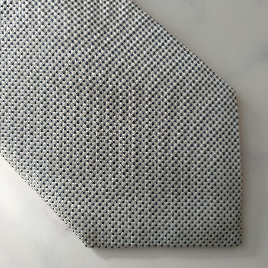 제냐 실크 화이트 마이크로 패턴 넥타이 9cm A+등급 K1901
 상품이미지7