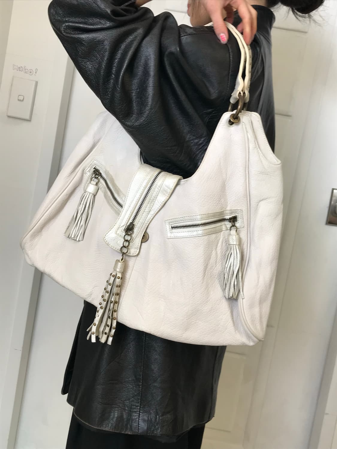 아이보리 테슬 숄더백 상품이미지1