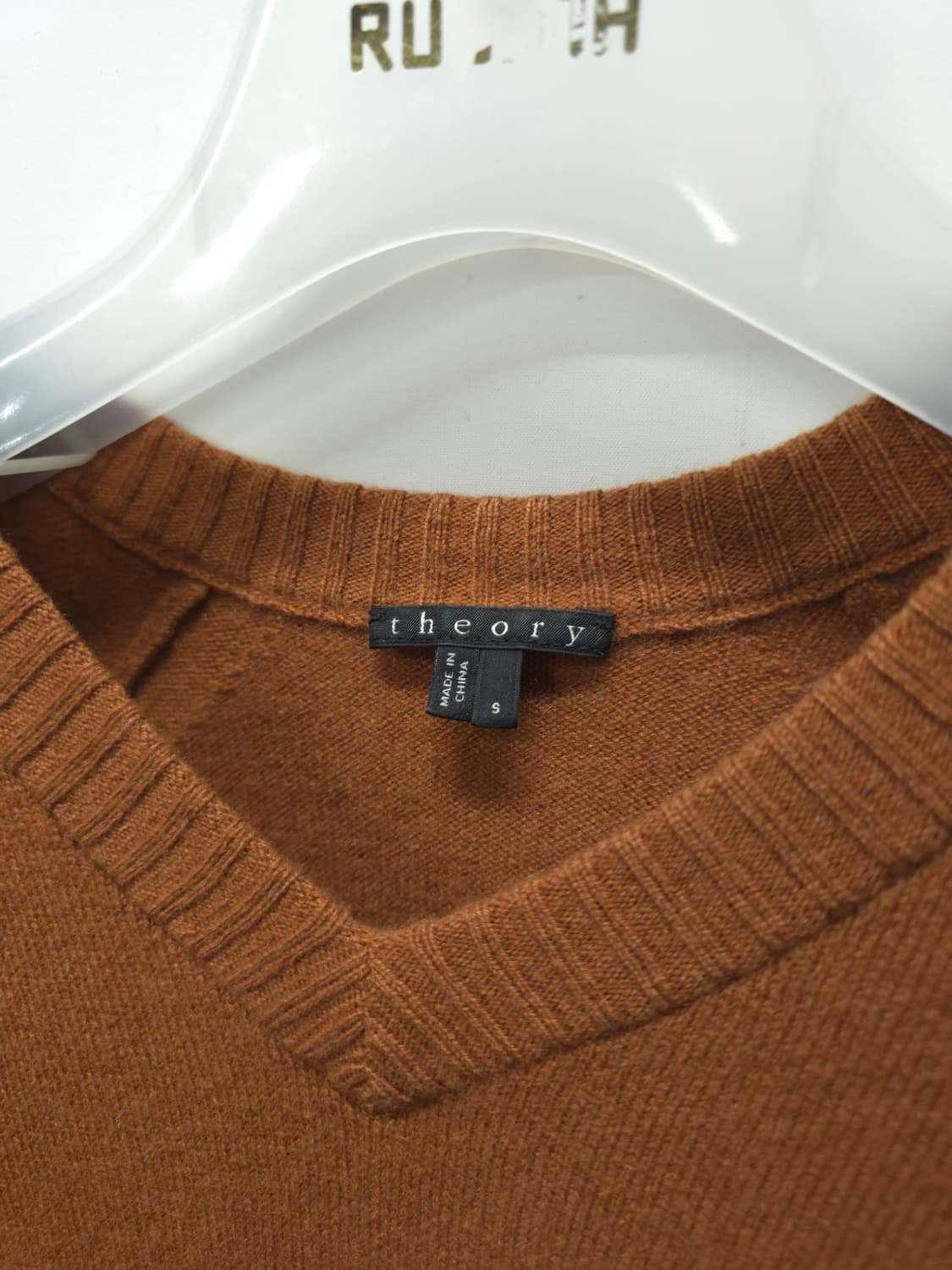 띠어리 여성 100% 캐시미어 브이넥 니트 (S) 상품이미지3