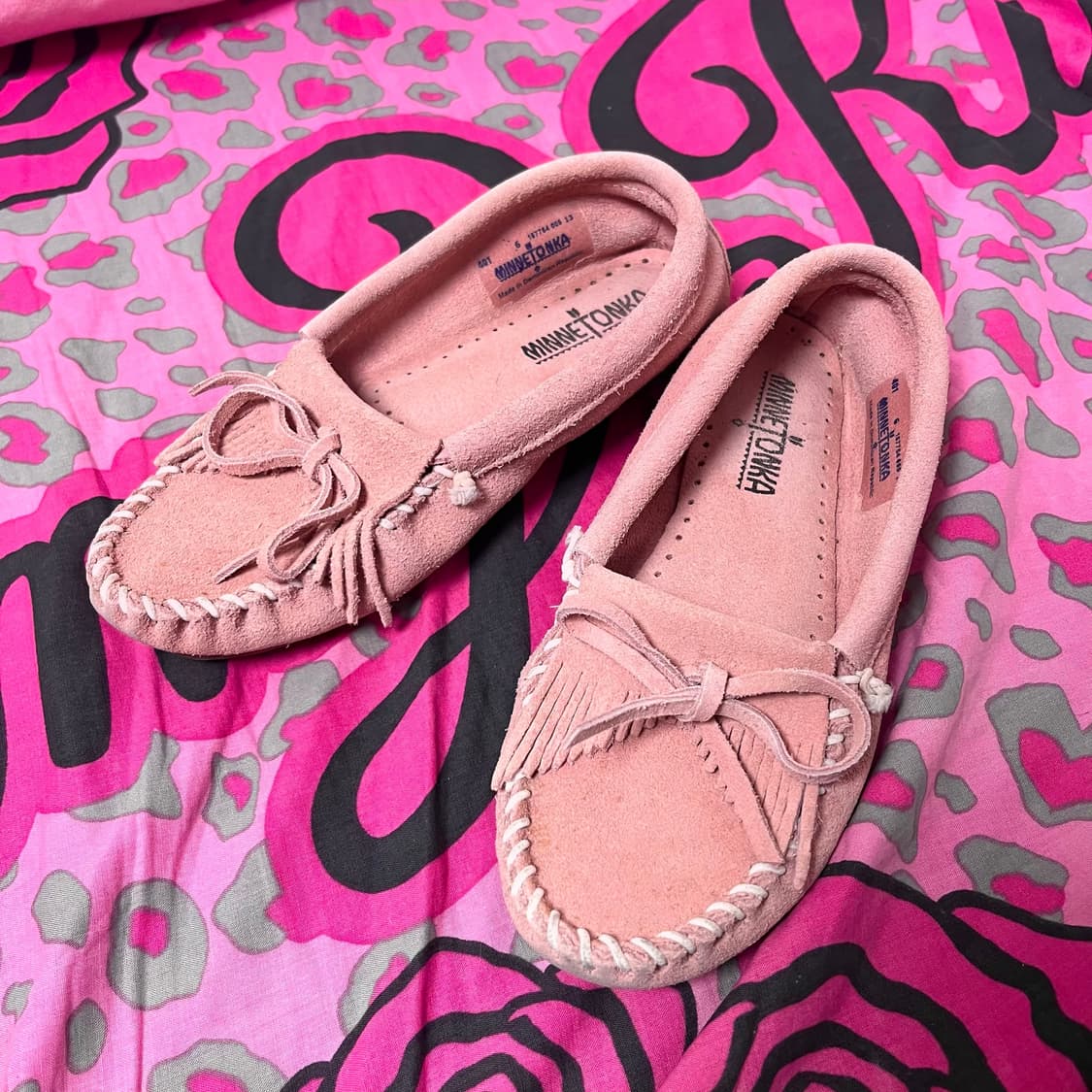 [ 나눔 ] 미네통카 히메 라떼갸루 흰핑 샌드핑크 리본 모카신 단화 슈즈 상품이미지1