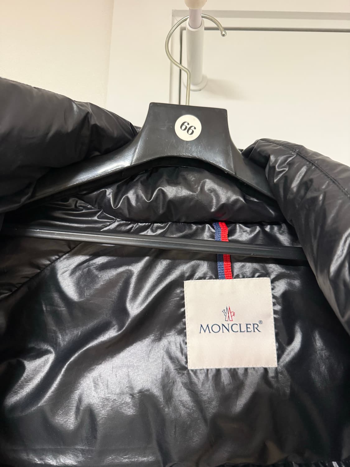 [100-105사이즈] 몽클레어 24fw Lule 룰레 숏패딩 유광 블랙 상품이미지5