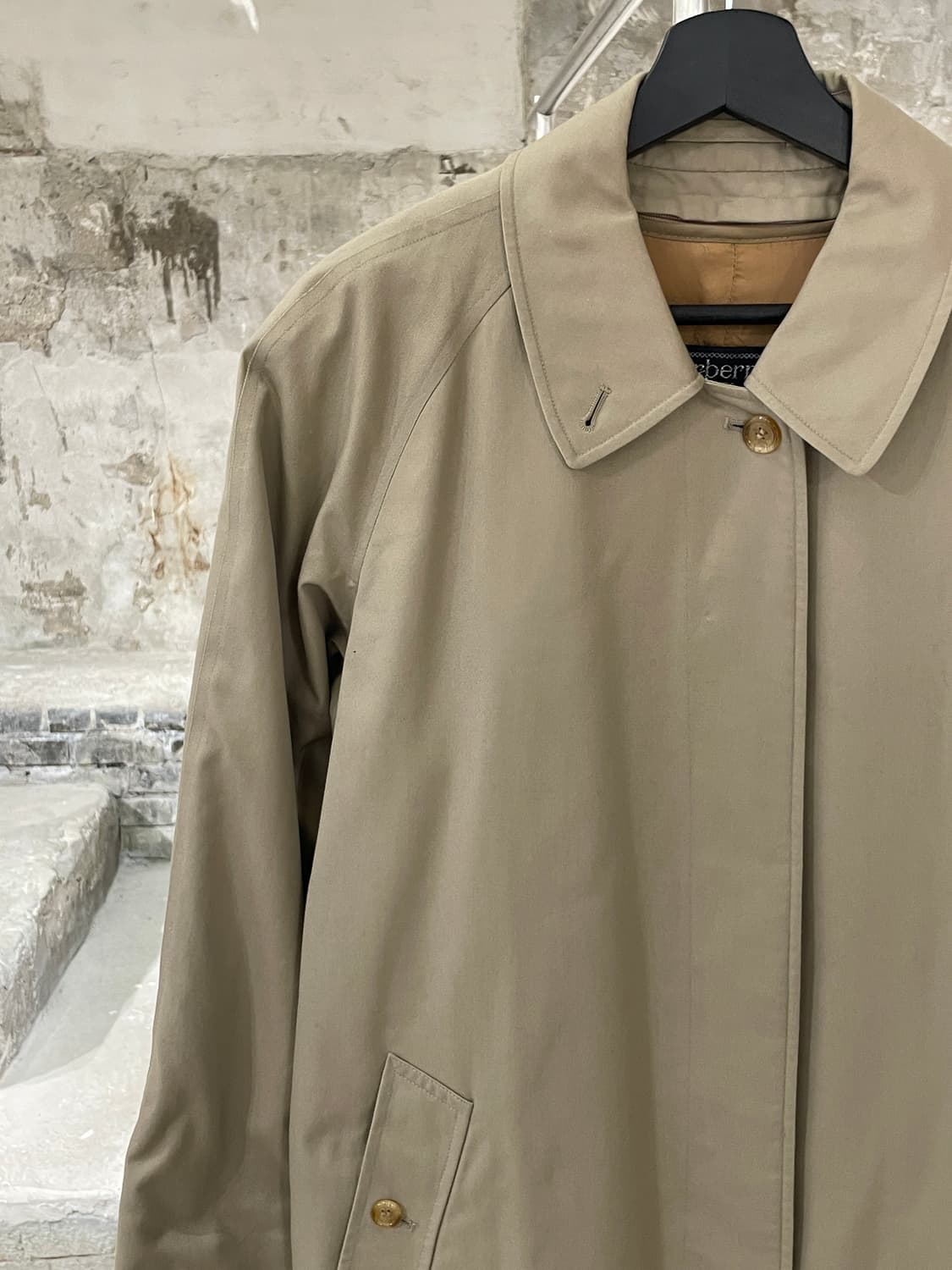 버버리 베이지 히든 버튼 코튼 코트 상품이미지2