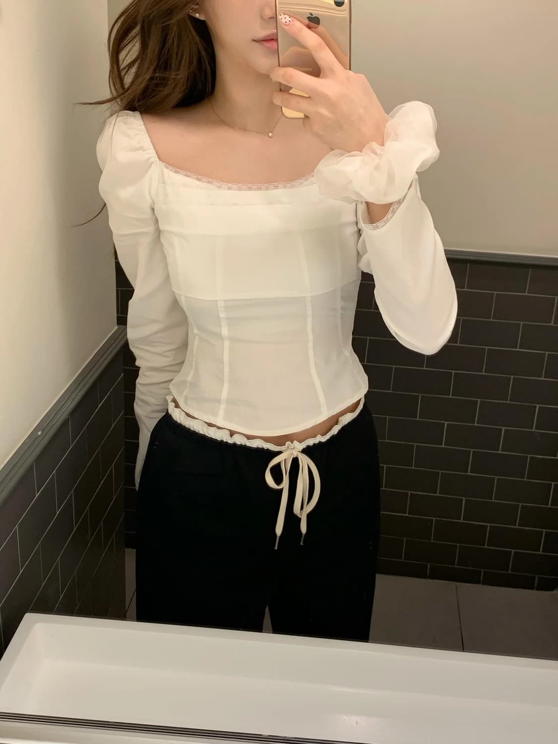 제니오 클린스퀘어 레이스 블라우스 상품이미지1