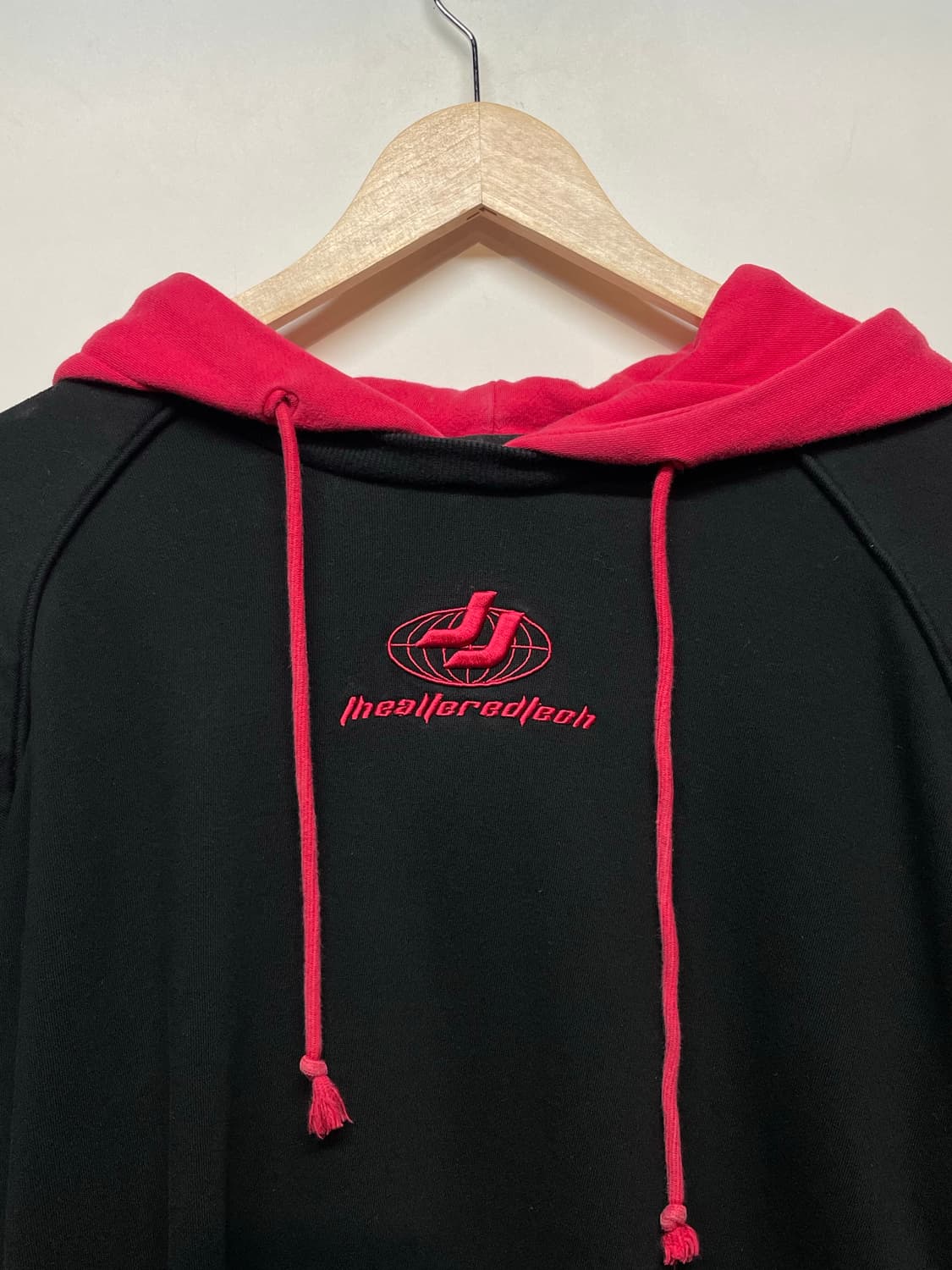 Juun.J 블랙 레드 후드 상품이미지4