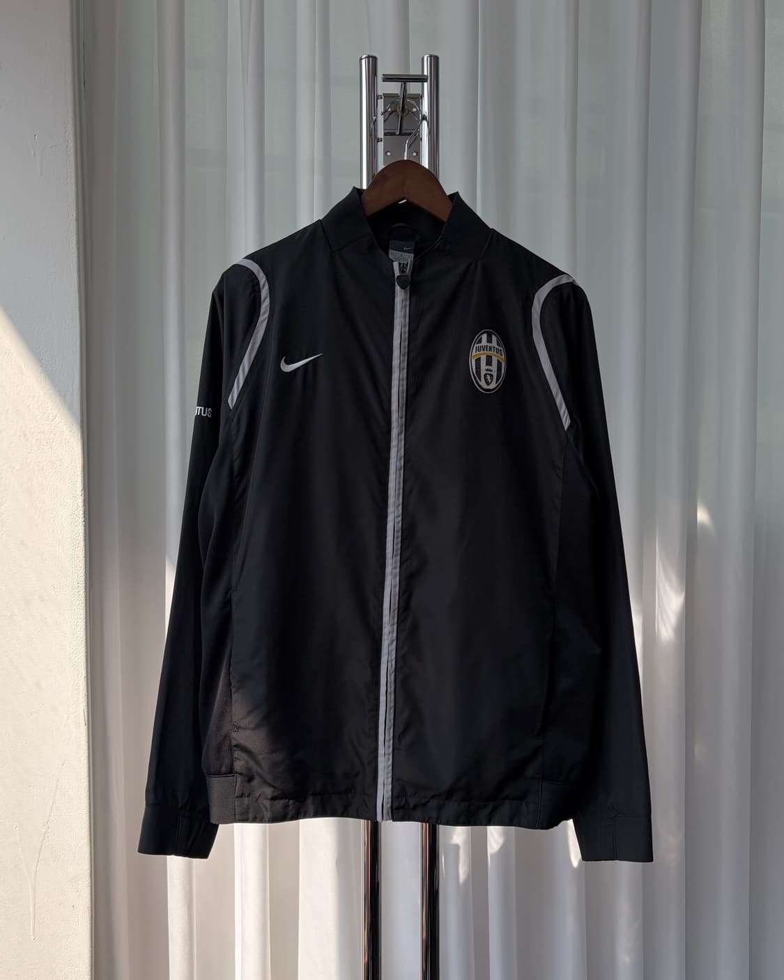 [L]나이키 유벤투스 06-07 트레이닝 바람막이 상품이미지2
