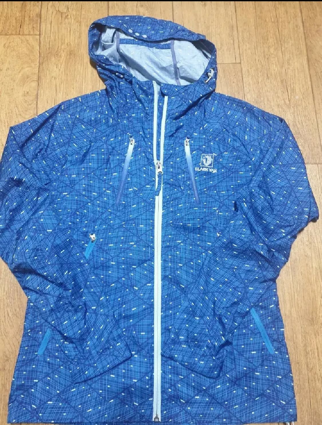 블랙야크 아웃도어 바람막이 95 사이즈입니다 상품이미지2