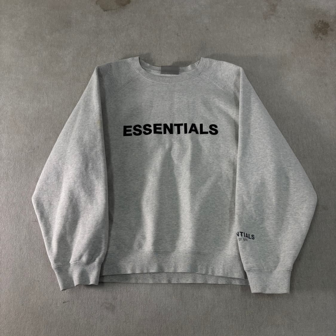 105 피오갓 에센셜 빅로고 오트밀 맨투맨 상품이미지1