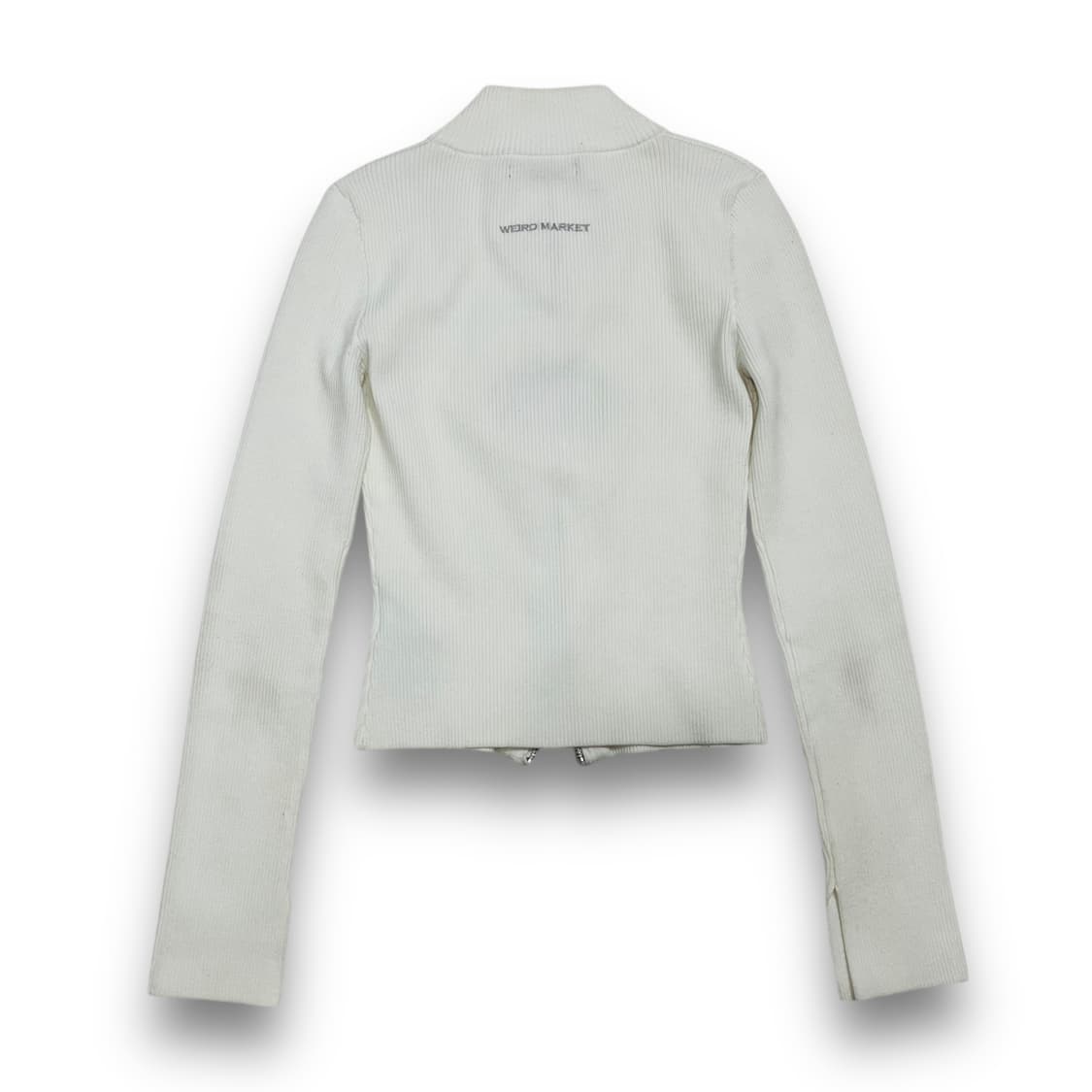 위어드 마켓 미드 엠블럼 슬림 니트 화이트 슬리브리스 상품이미지3