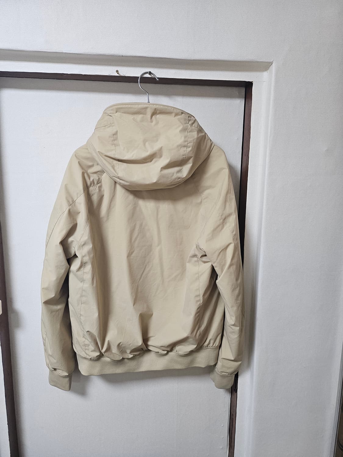 cp컴퍼니 경량 패딩 베이지 L(105) 매장판 상품이미지4