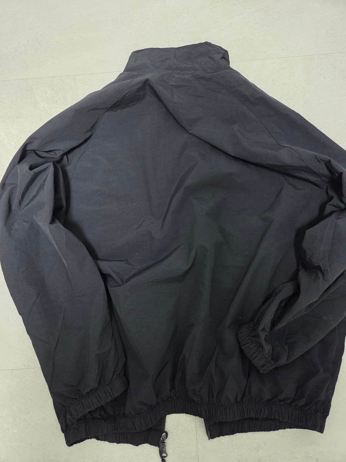 유나이티드 애슬  스탠드 칼라 윈드브레이커 상품이미지2