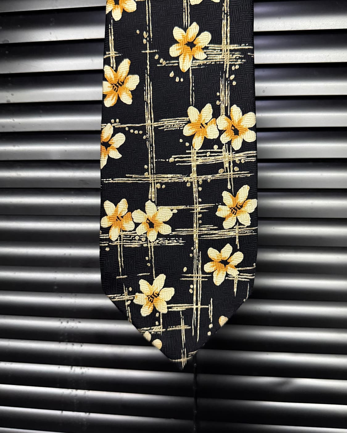 다니엘에스떼 플라워 블랙 노랑색 옐로우 골드 베이지 실크 넥타이 프랑스 상품이미지3