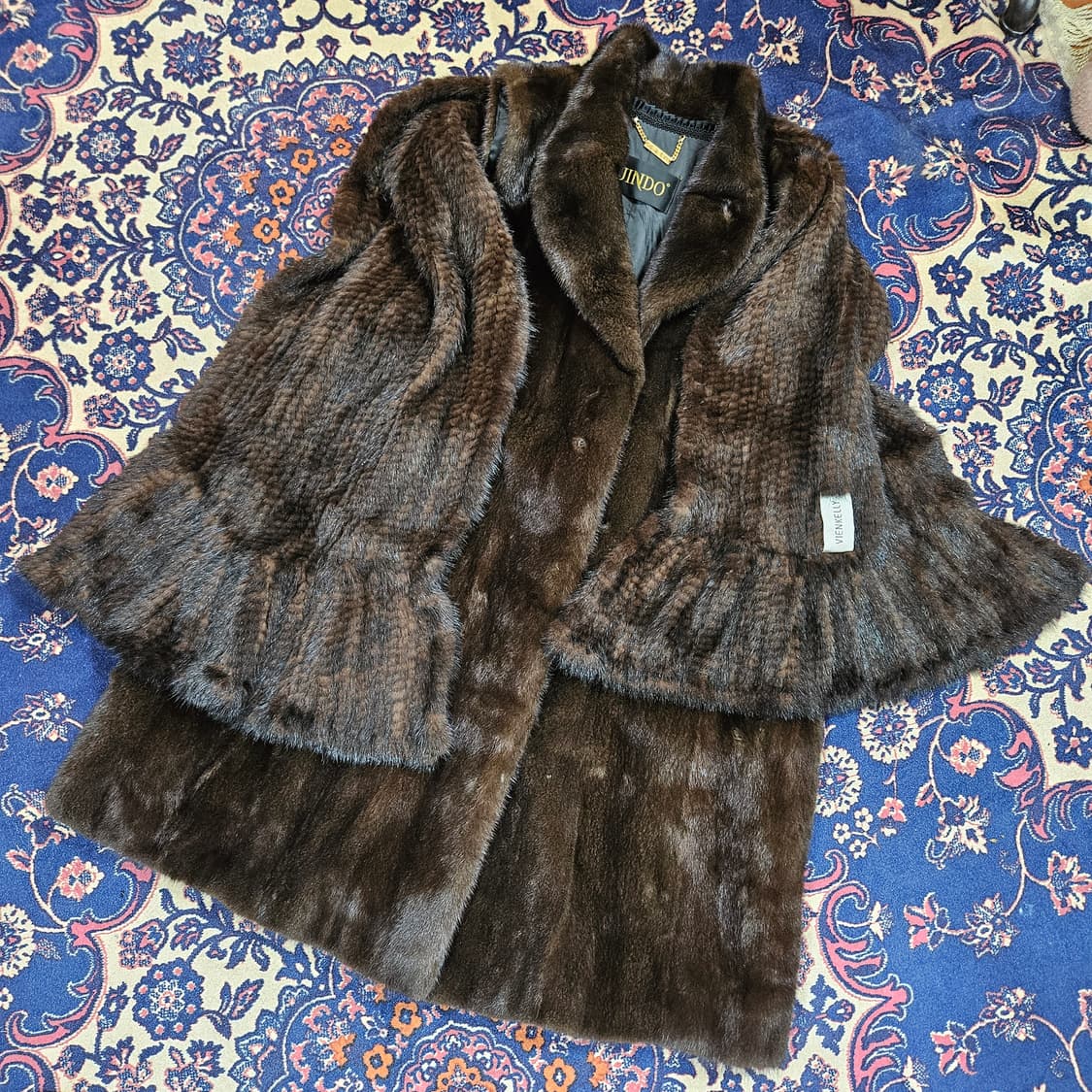 진도모피(JINDO) 다크 브라운 통 밍크 코트 베스트 + 모피 머플러 상품이미지1