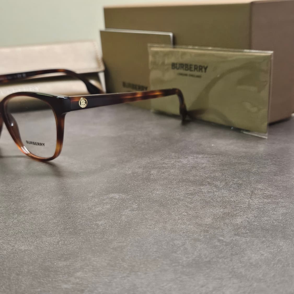 버버리 CAROLINE 캣아이 뿔테 / 풀박 새상품 상품이미지3