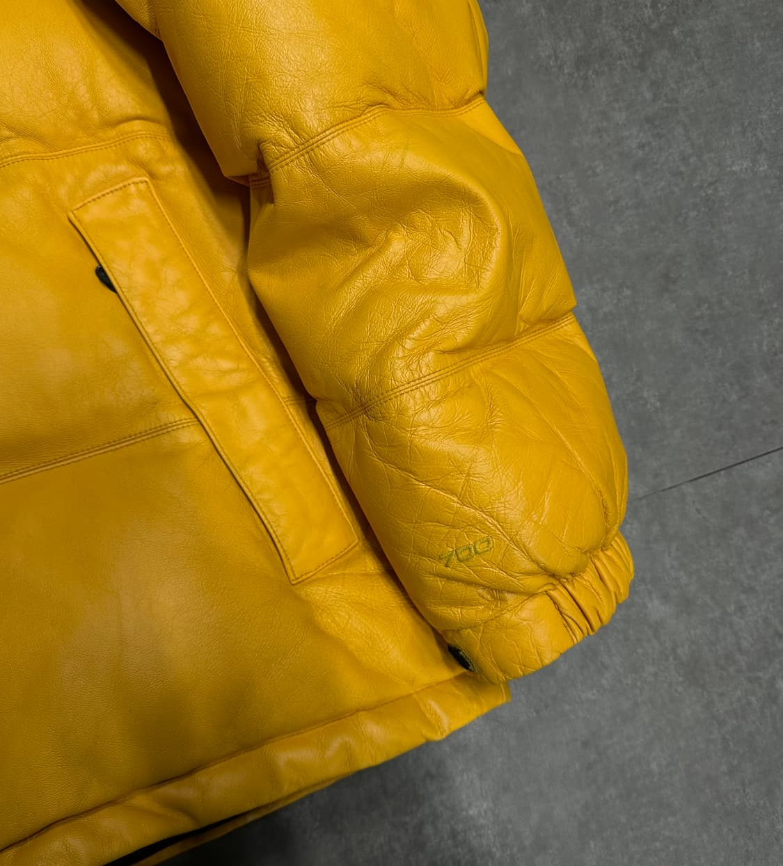 슈프림x노스페이스 레더 눕시 패딩 옐로우L 팝니다 상품이미지3
