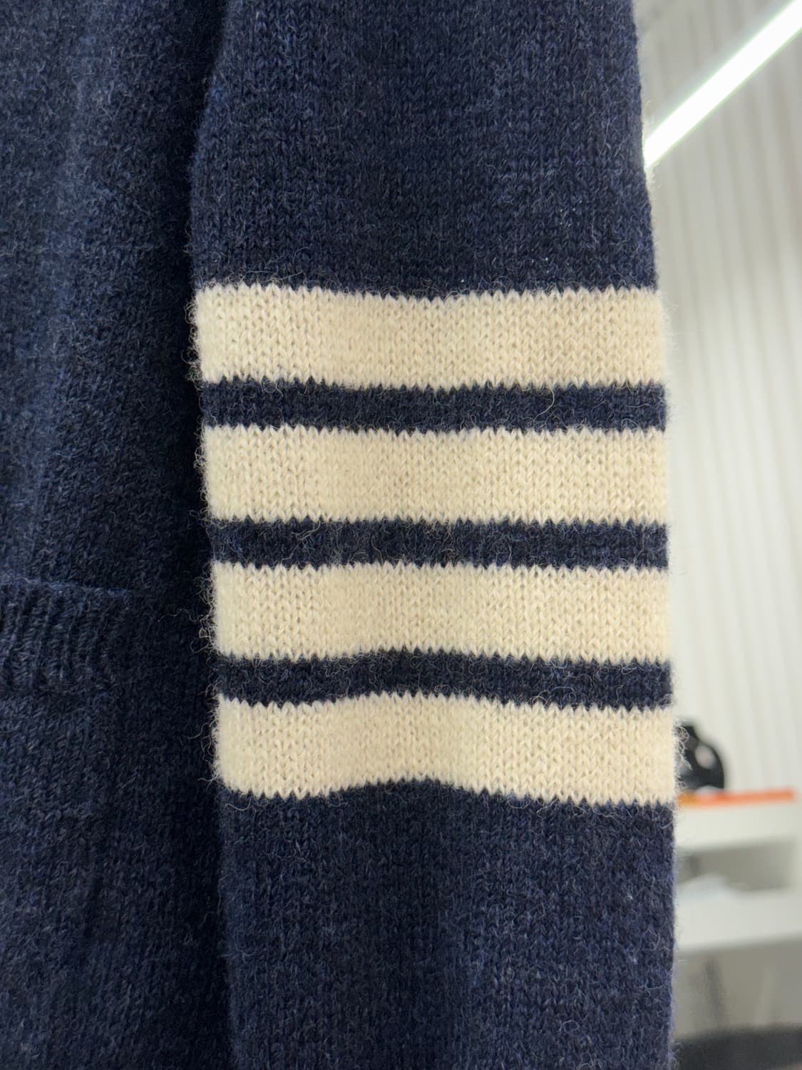 [2] 톰브라운 사선완장 셰틀랜드 가디건 상품이미지3