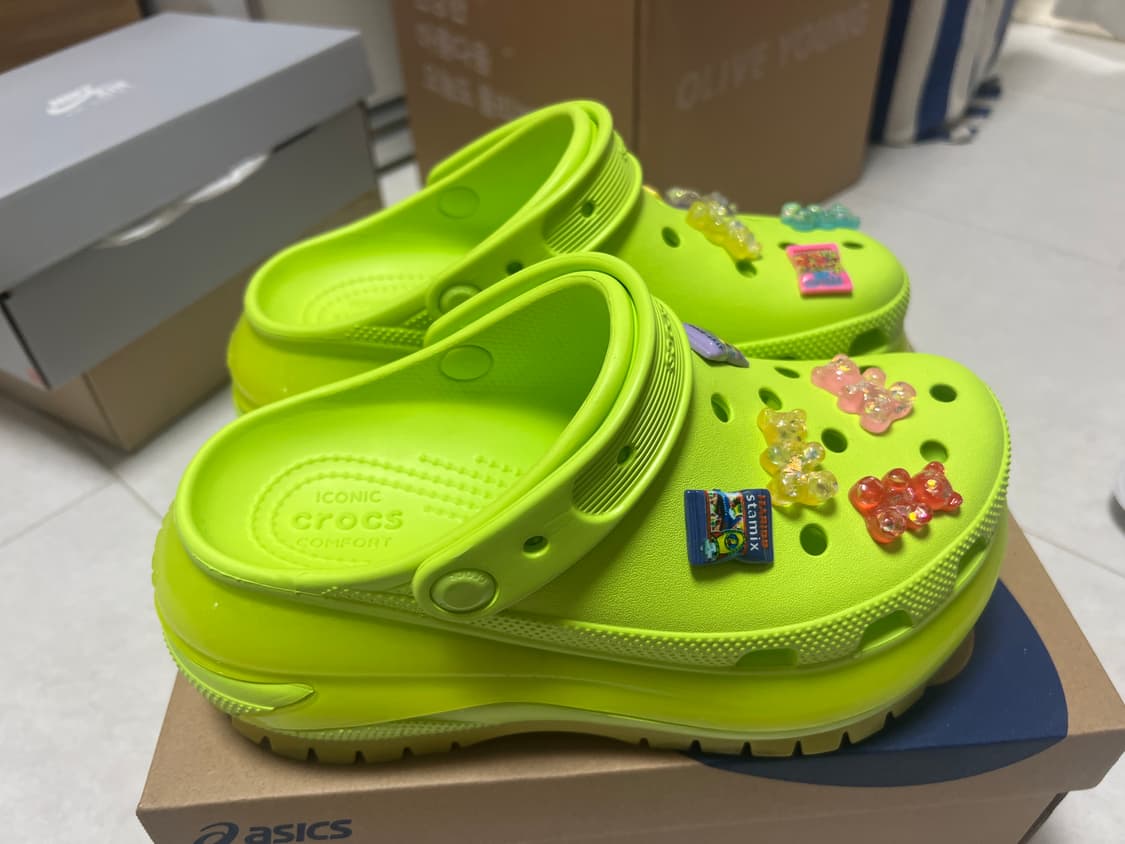 크록스 메가 크러쉬 클로그 240 상품이미지2