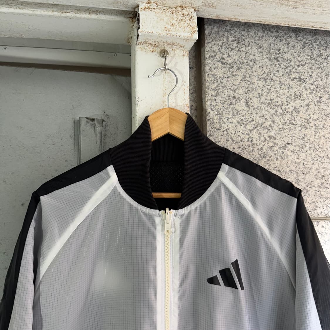 아디다스 로고 리버시블 봄버 자켓 상품이미지6