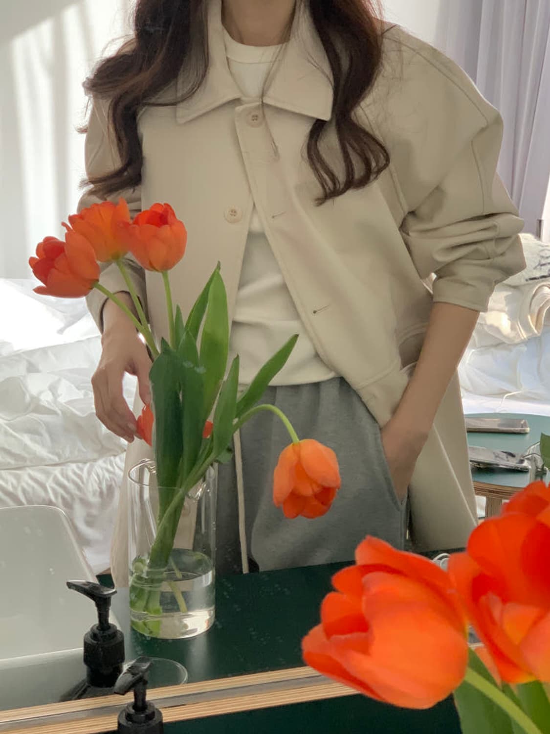 오디너리먼트 마크 하프 비건 레더 자켓 크림 상품이미지5