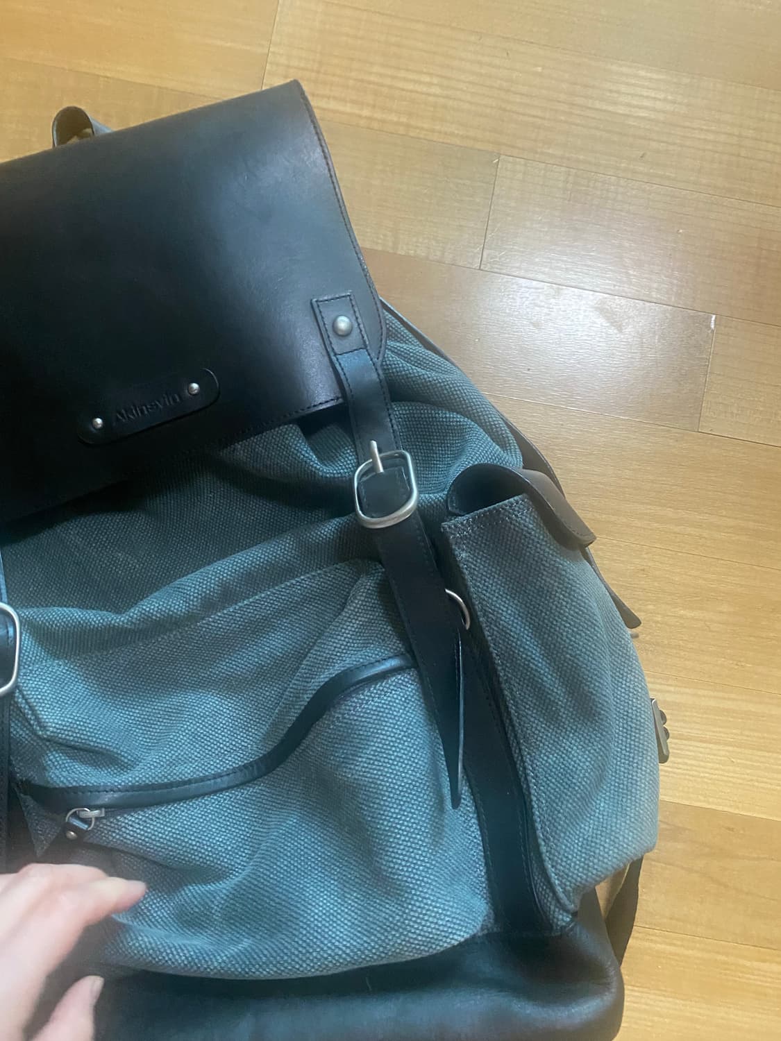 아킨스빈 가죽백팩 판매합니다. 상품이미지3