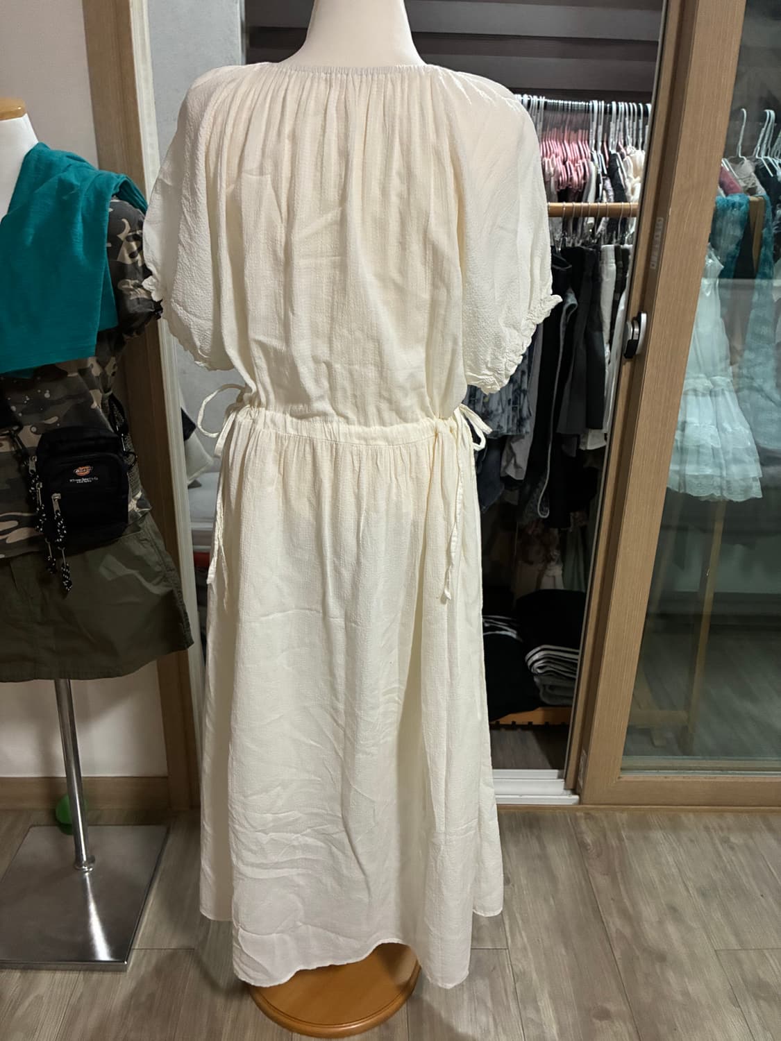 아이보리 자수 원피스 상품이미지2