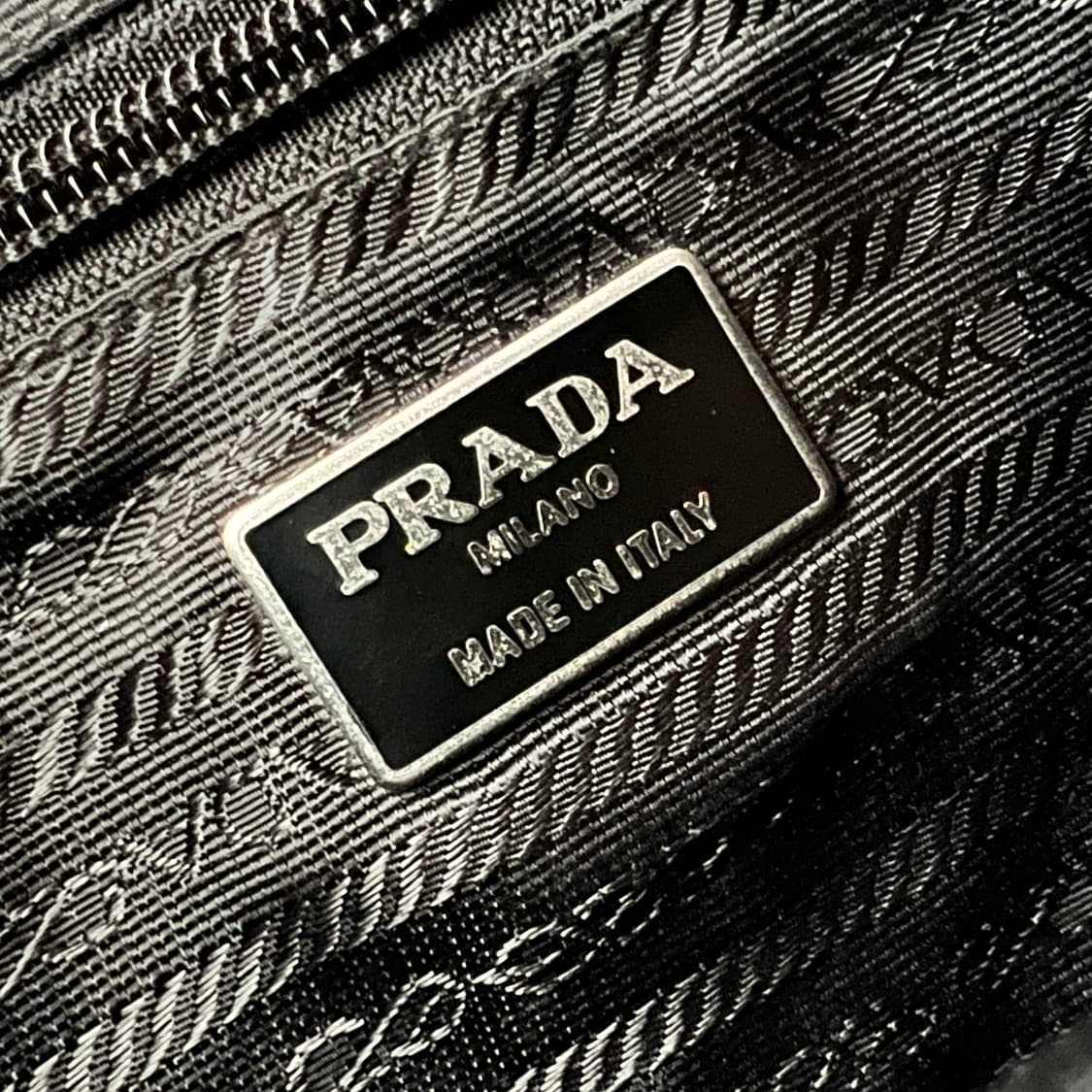 프라다 포코노 나일론 스몰 숄더백 상품이미지8