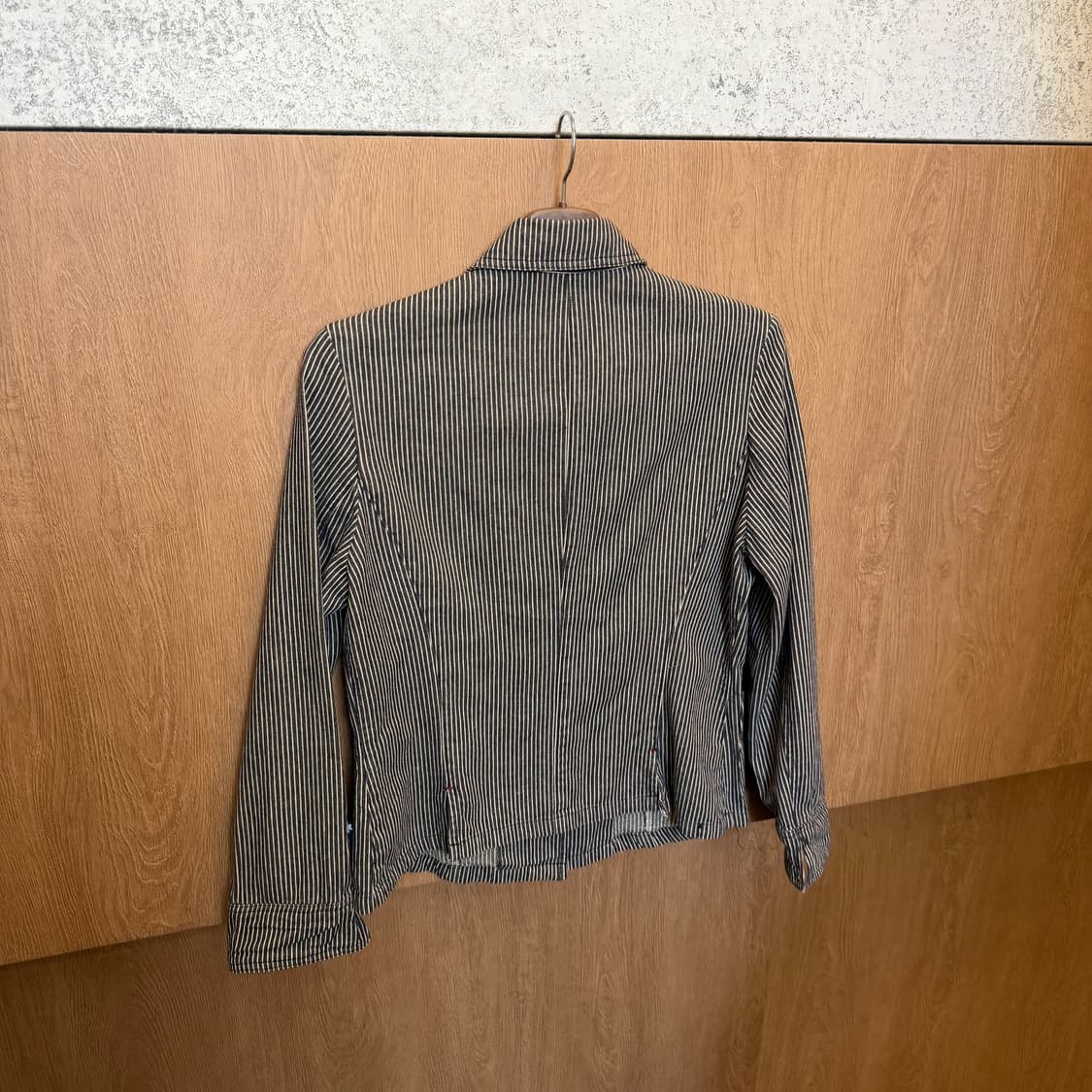 빈티지 데님 자켓 히코리 스트라이프 멀티 포켓 디테일 아이보리 블랙 상품이미지2