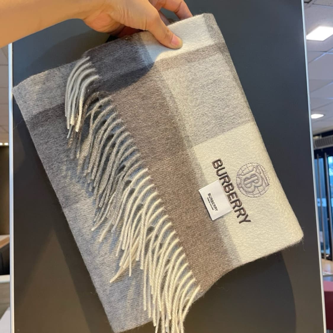 버버리숙녀 리버서블 스카프100% 램스울
 상품이미지3