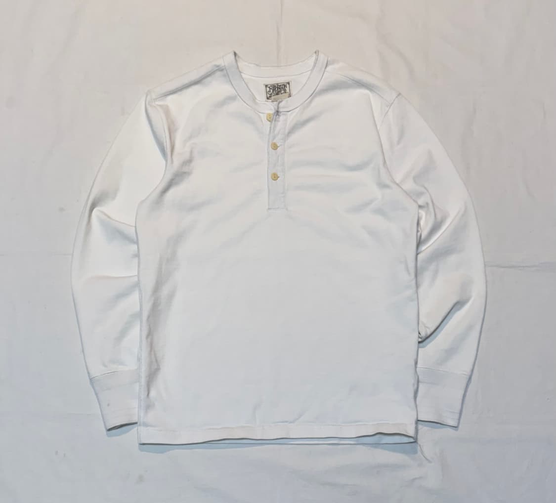 브론슨 헨리넥 롱슬리브 티셔츠 화이트 상품이미지1