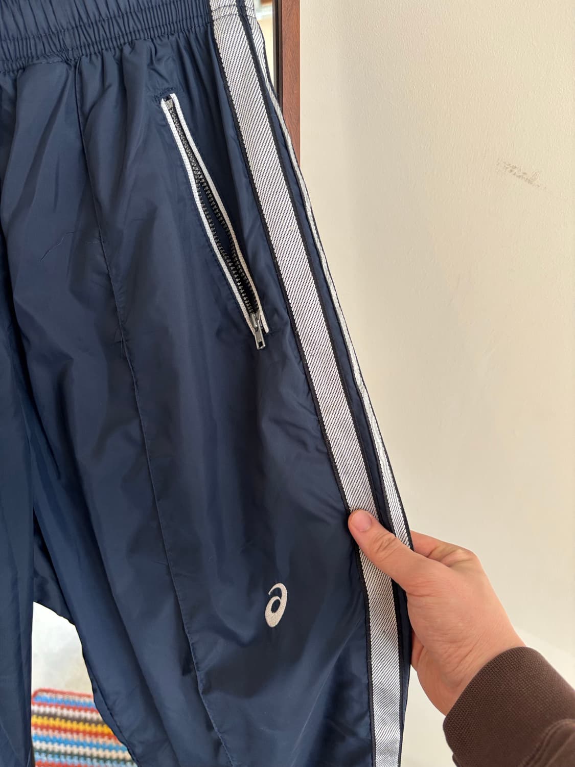 아식스 네이비 트레이닝 팬츠 상품이미지3