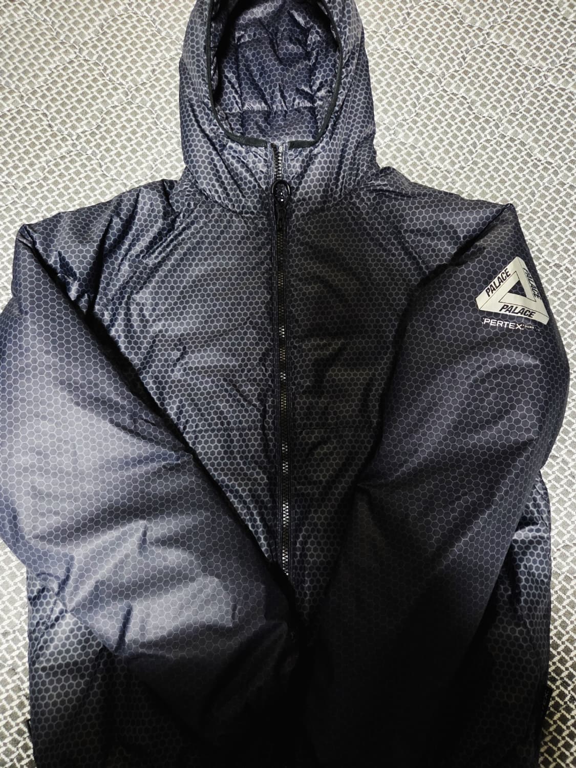 팔라스 헥사곤 퍼텍스 퀼티드 자켓 블랙 - 24SS 상품이미지4