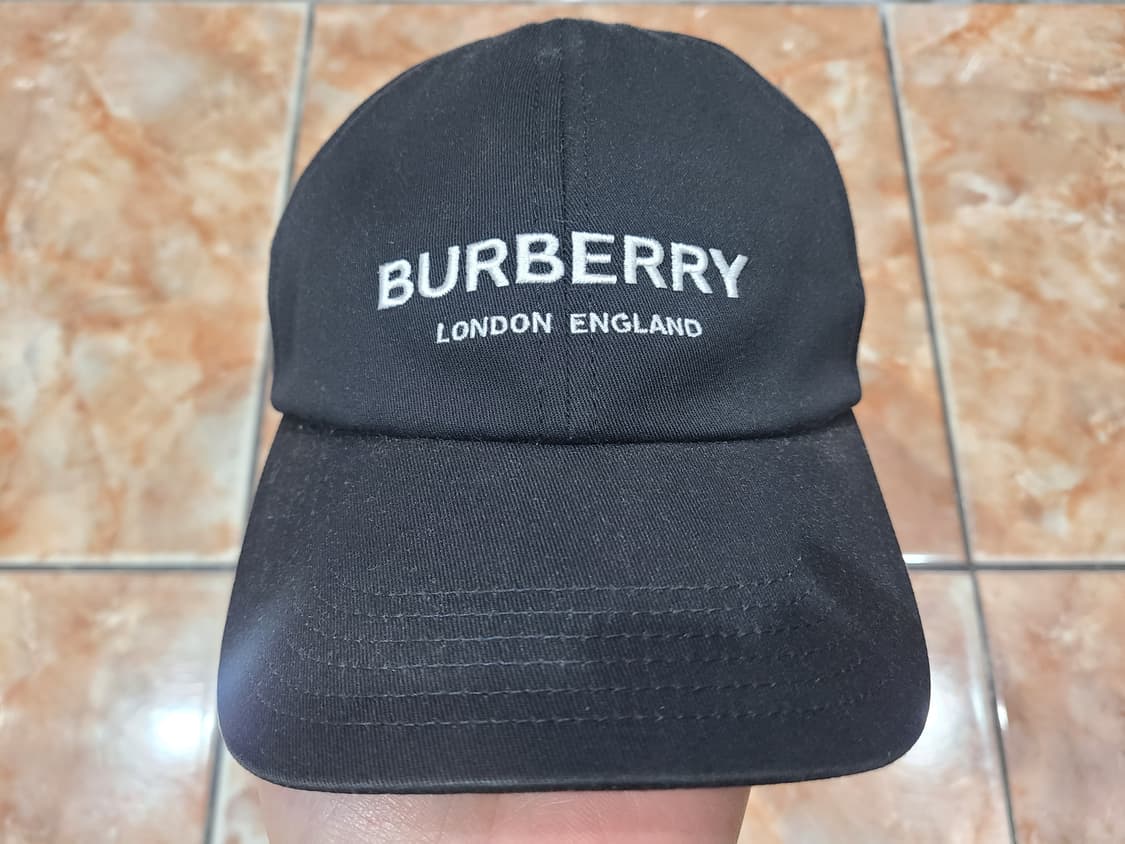 버버리 스냅백 상품이미지1