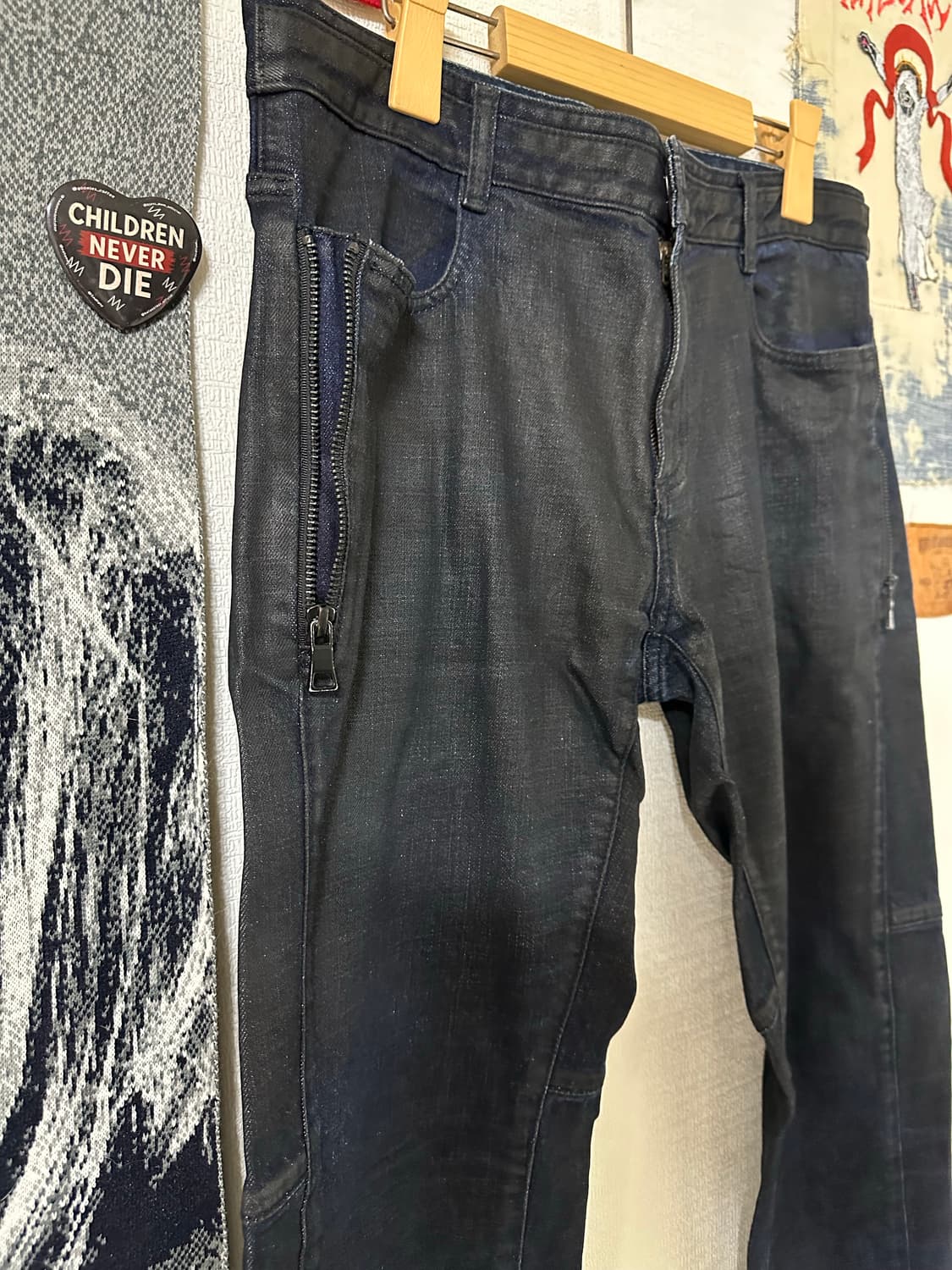 시스템 옴므 지퍼 디테일 슬림스트레이트 다크 데님팬츠 상품이미지3