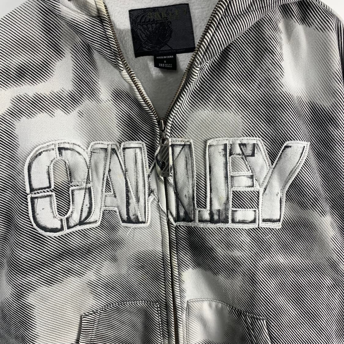 오클리 자수로고 스펠아웃 패턴 후드집업 상품이미지4