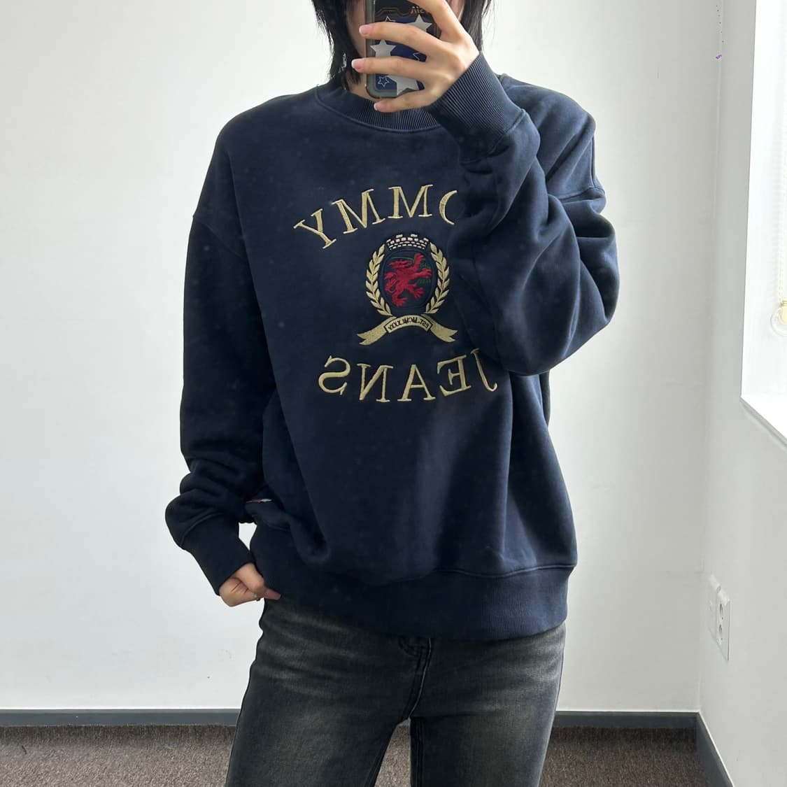 Tommy jeans 스펠아웃 로고 네이비 맨투맨 상품이미지2