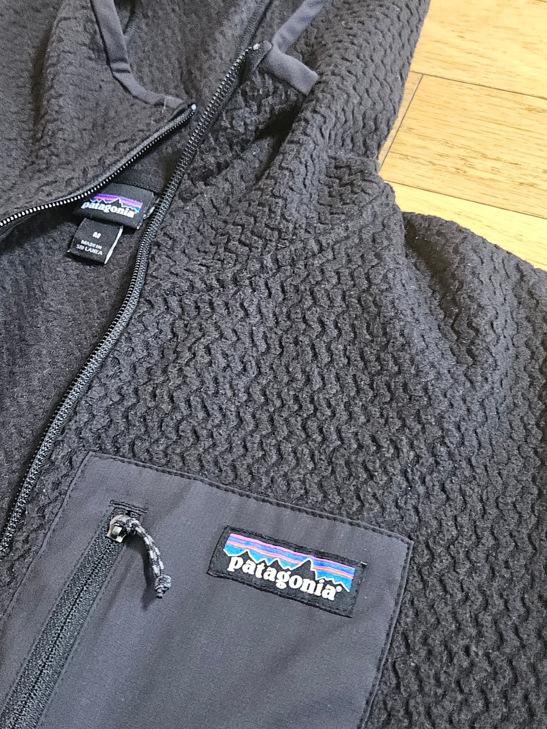 파타고니아 r1 에어 후디 블랙 m 플리스 후리스 집업 신찰라 상품이미지2
