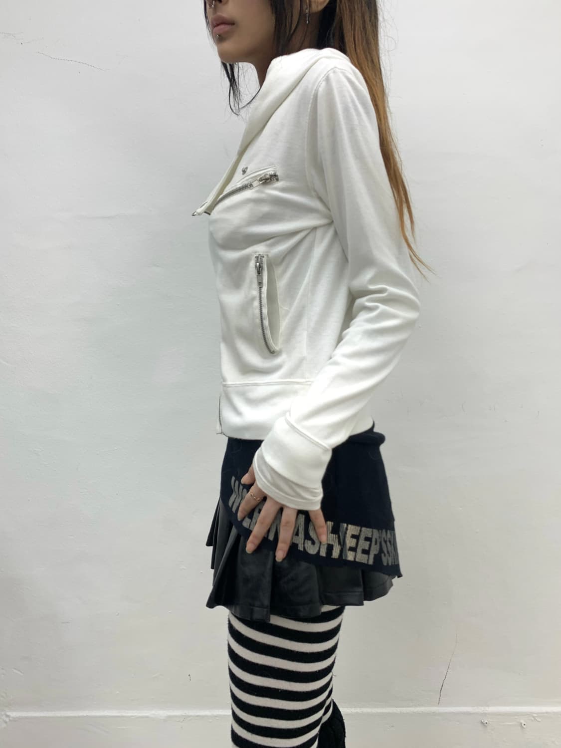 White asymmetrical hood rider jacket 상품이미지4