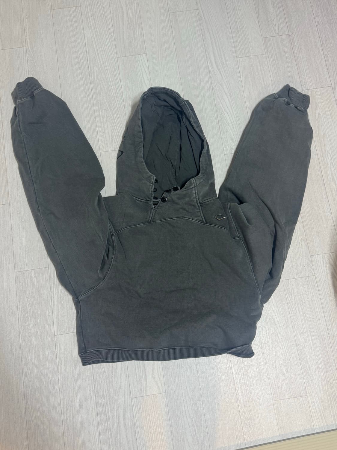 미스치프 사이드 버튼 업 크롭 후드 상품이미지2