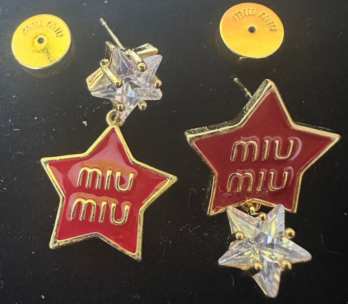 미우미우 레드 스타 귀걸이 상품이미지3