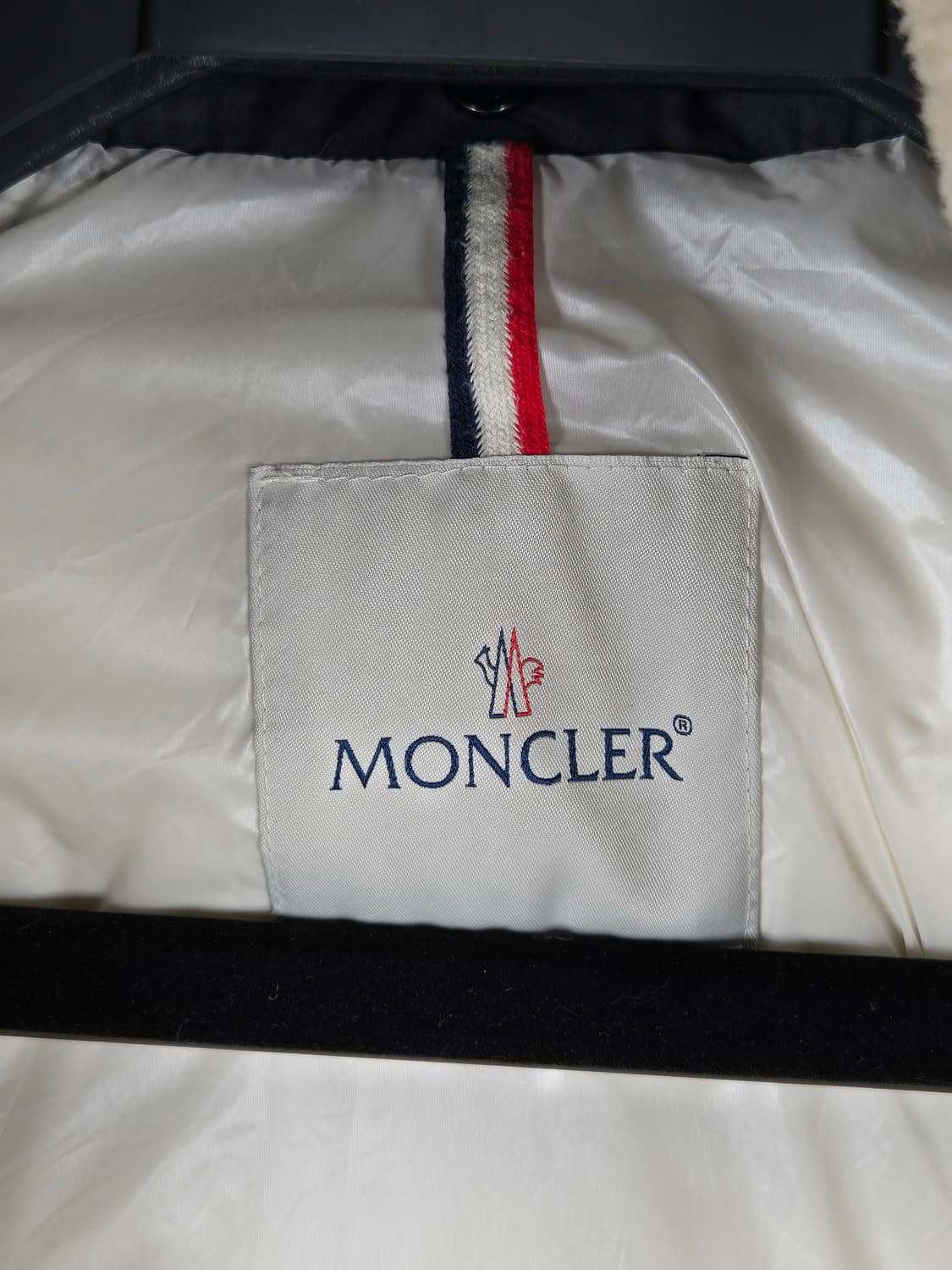 몽클레어 x 아미 올랜드 양털카라 후드패딩 상품이미지7