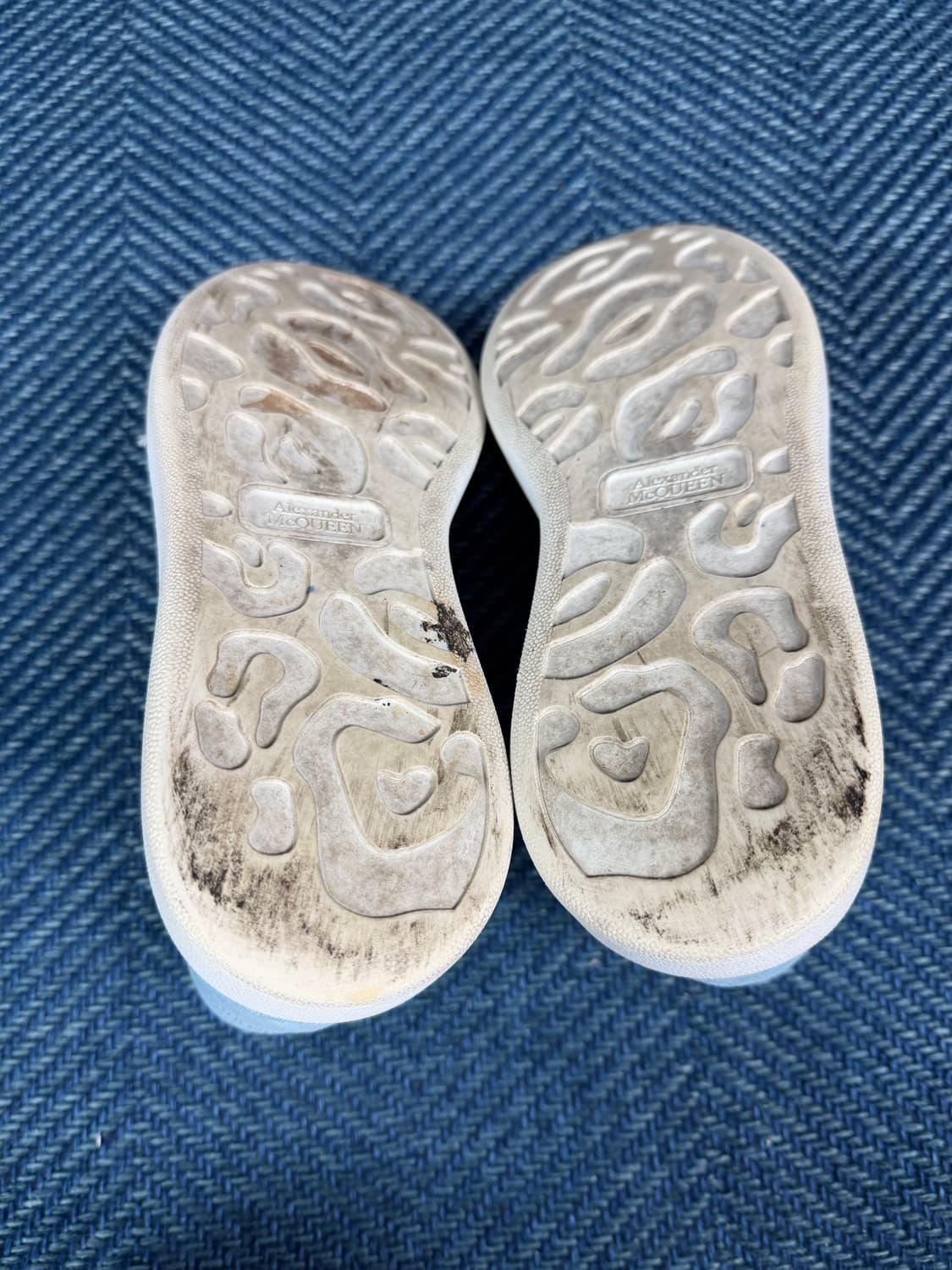 알렉산더 맥퀸 오버솔 스니커즈 38 화이트/블루 상품이미지5