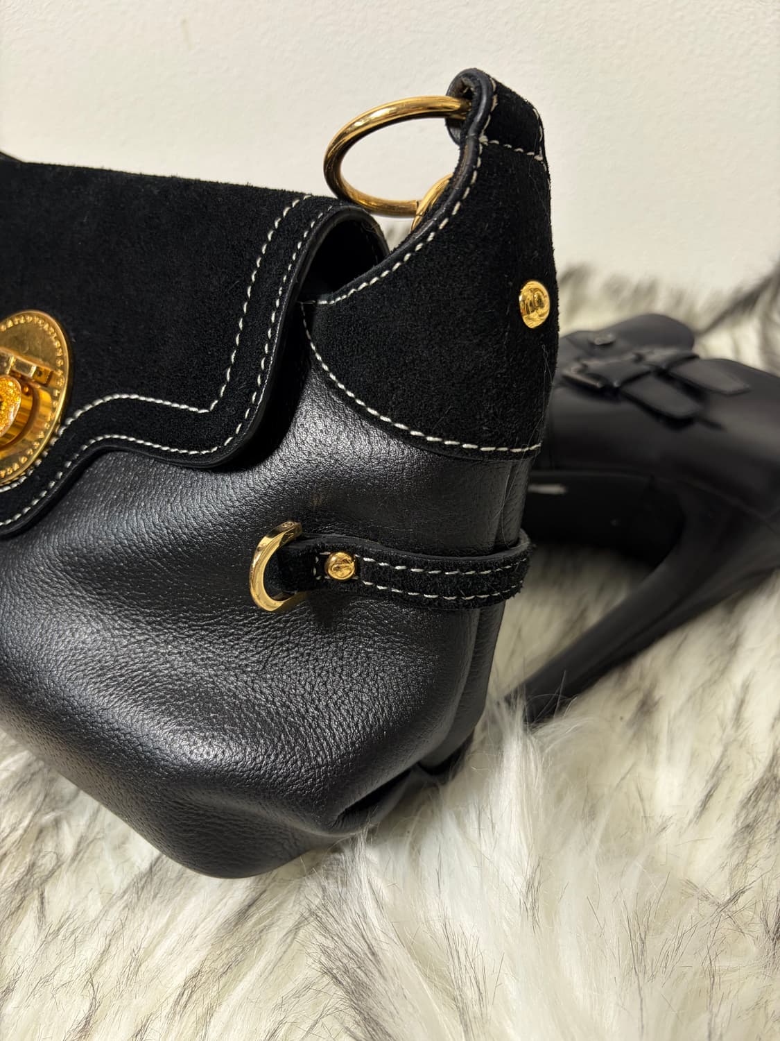 Lovcat 러브캣 블랙 골드 하트 숄더백 상품이미지4