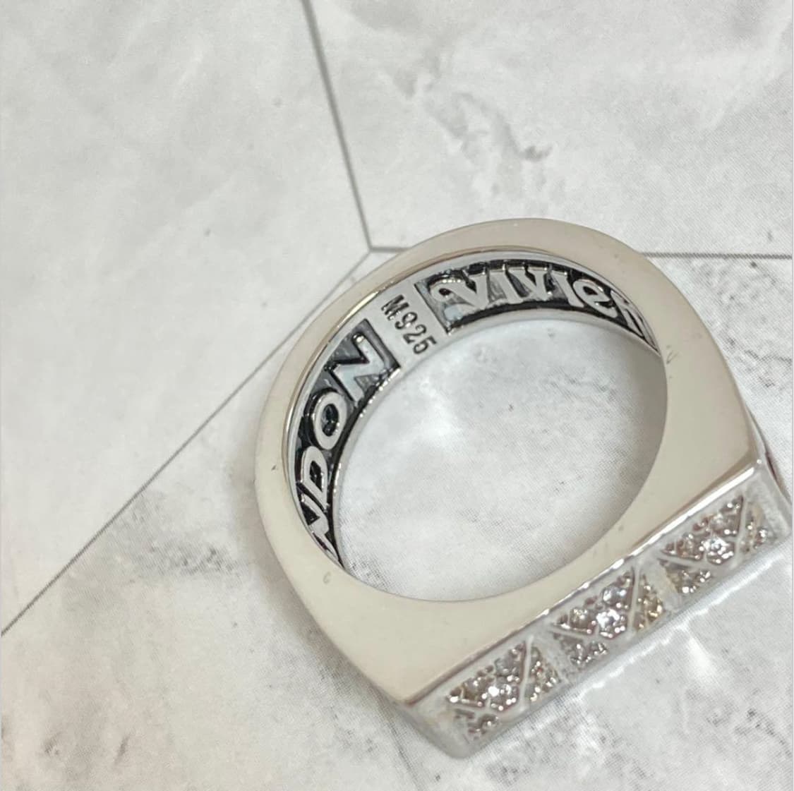 비비안웨스트우드 아카이브 레터링 각인 크리스탈링 반지 상품이미지5