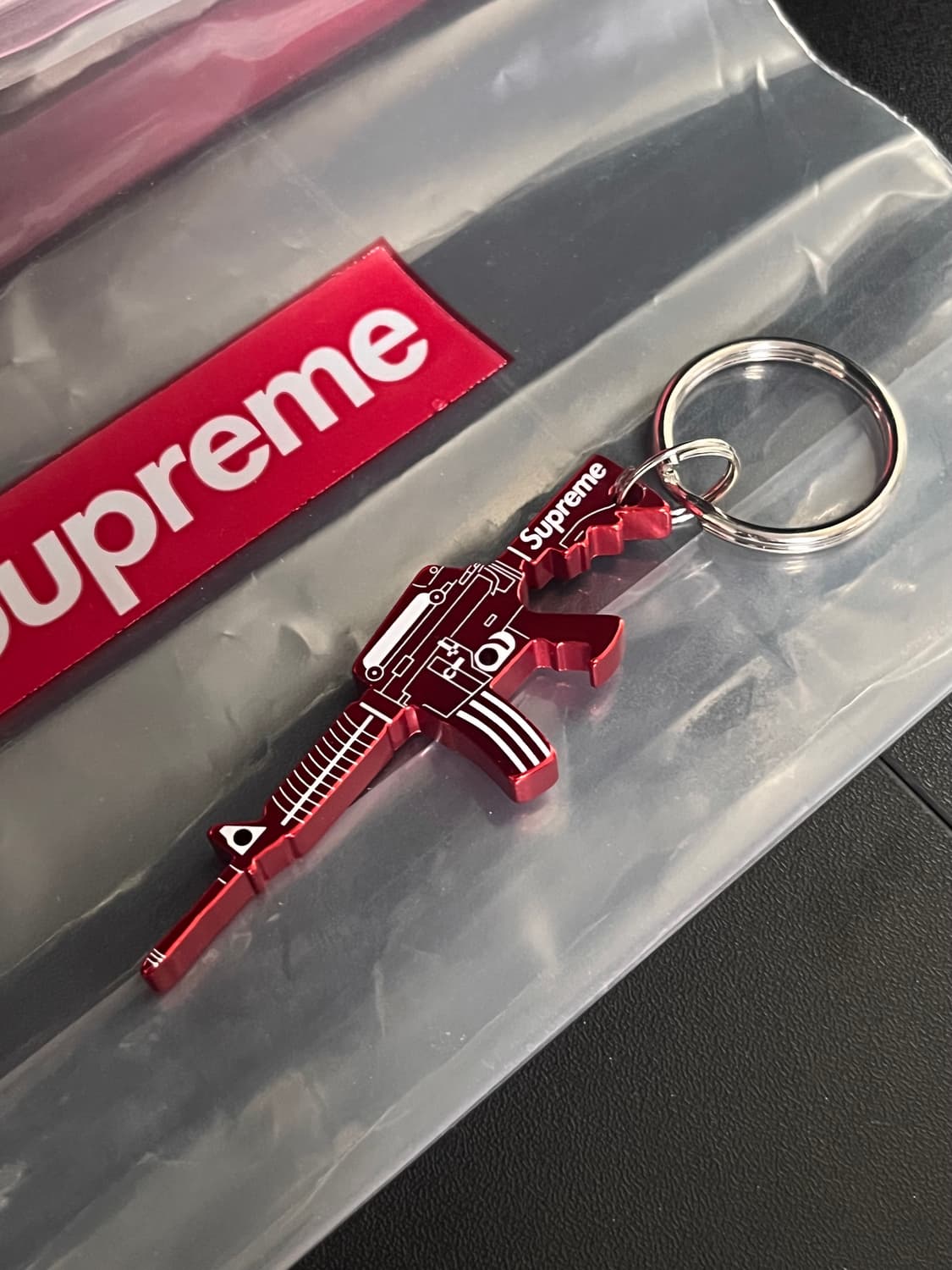 14FW 슈프림 m16 보틀 오프너 키체인 레드 상품이미지2