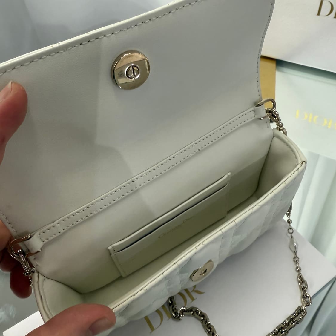 [풀구성]디올 레이디디올 램스킨 까나쥬 라떼 폰 파우치 숄더백 상품이미지6