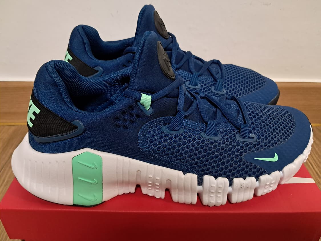 나이키 스니커즈 250 상품이미지1